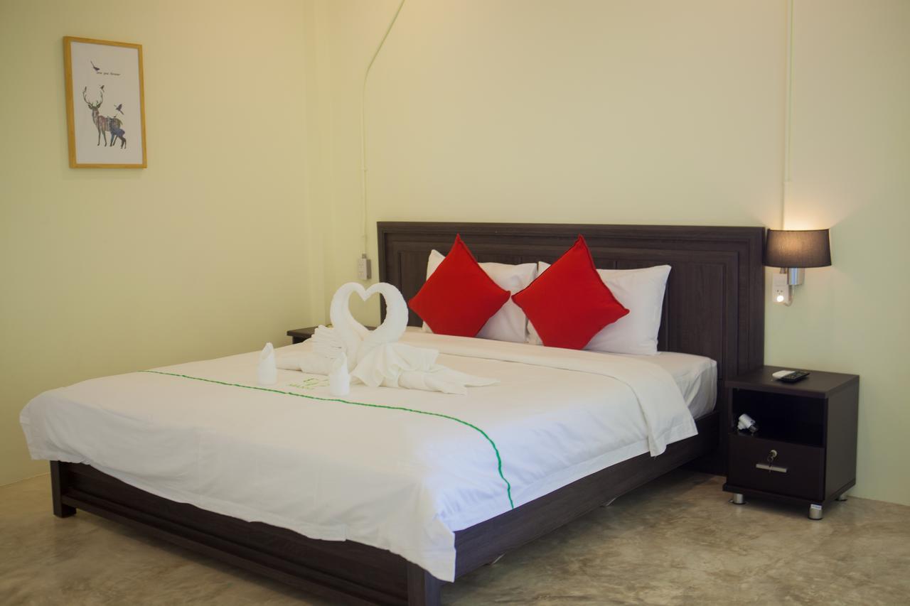 Отель Manyi Boutique House Чиангмай Экстерьер фото