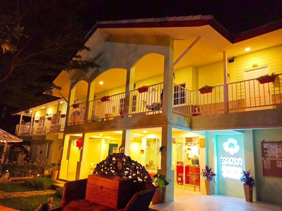 Отель Manyi Boutique House Чиангмай Экстерьер фото