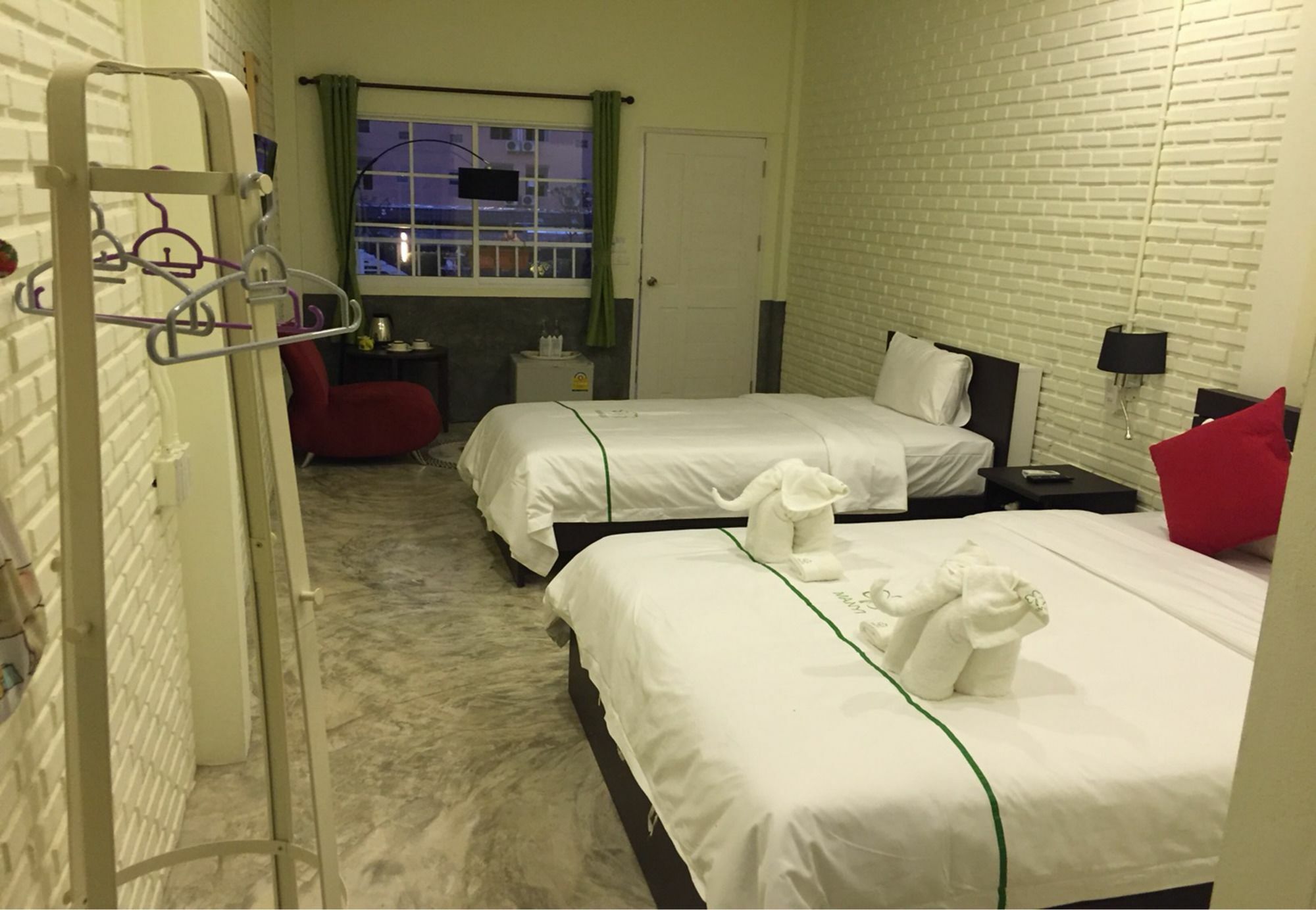 Отель Manyi Boutique House Чиангмай Экстерьер фото