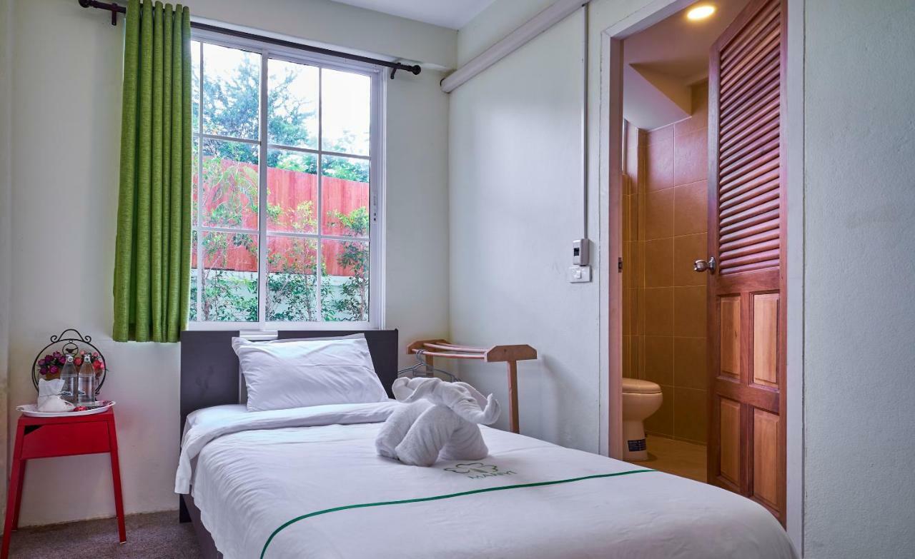 Отель Manyi Boutique House Чиангмай Экстерьер фото