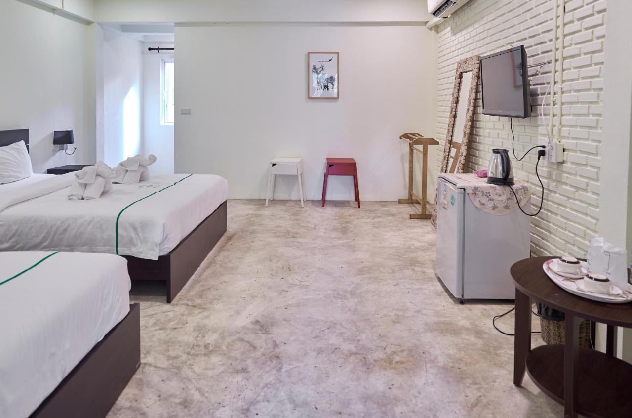 Отель Manyi Boutique House Чиангмай Экстерьер фото